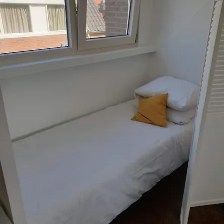 Huisje Aan Zee 아파트 *